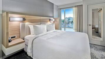 Studio Suite, 1 King Bed with Sofa bed