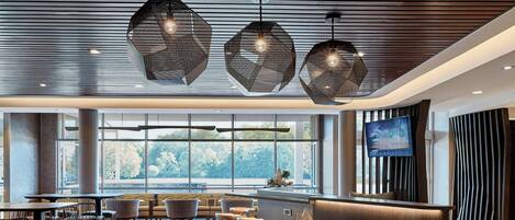 Bar-salon dans le hall