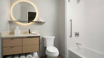 Studio Suite, 2 Queen Beds | Bathroom