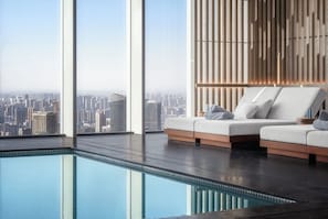 Indoor pool - The Ritz-Carlton, Wuhan (Wuhan)