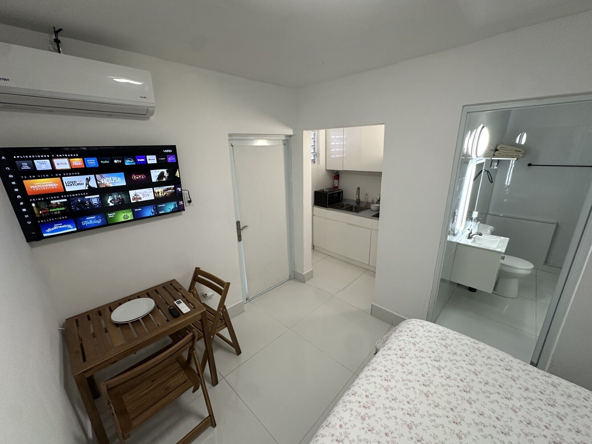 1 chambre, fer et planche à repasser, Wi-Fi gratuit, draps fournis