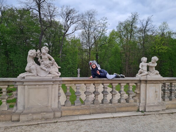 Miscellaneous - La Casa de Magdasa (Warsaw)