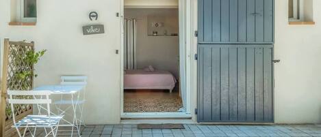 屋外ダイニングエリア