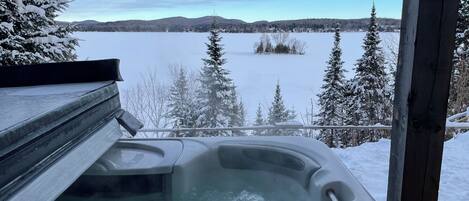 Tina de hidromasaje al aire libre