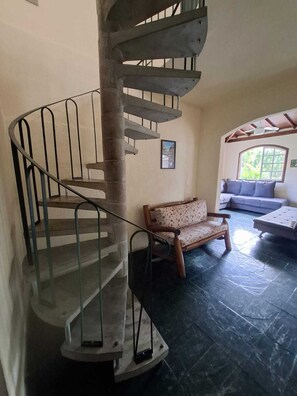 Interior - House with 6 suites, swimming pool, air conditioning, parking, barbecue. (Ilhabela)