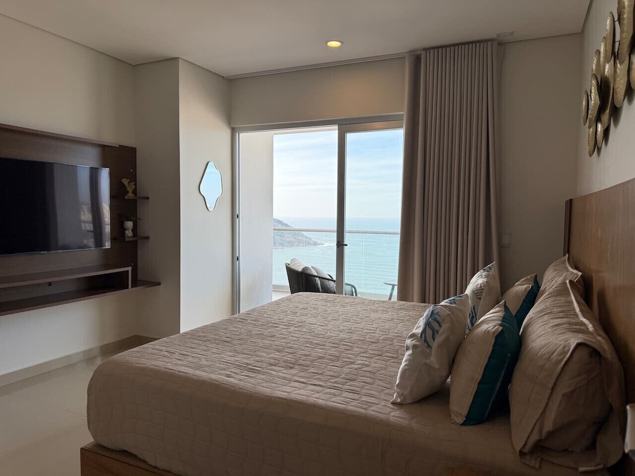 2 Schlafzimmer, Schreibtisch, Bügeleisen/Bügelbrett, WLAN