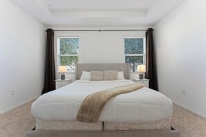 4 habitaciones, tabla de planchar con plancha, internet y ropa de cama 