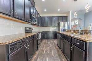Private kitchen - Comfort & Tranquility • Saint Cloud•Pool•Lake Nona (St. Cloud)