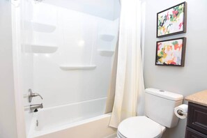 Hair dryer, towels - Urban Townhouse Retreat (Lexington County)