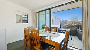 Dining - The Alps Two Bedroom (Queenstown)