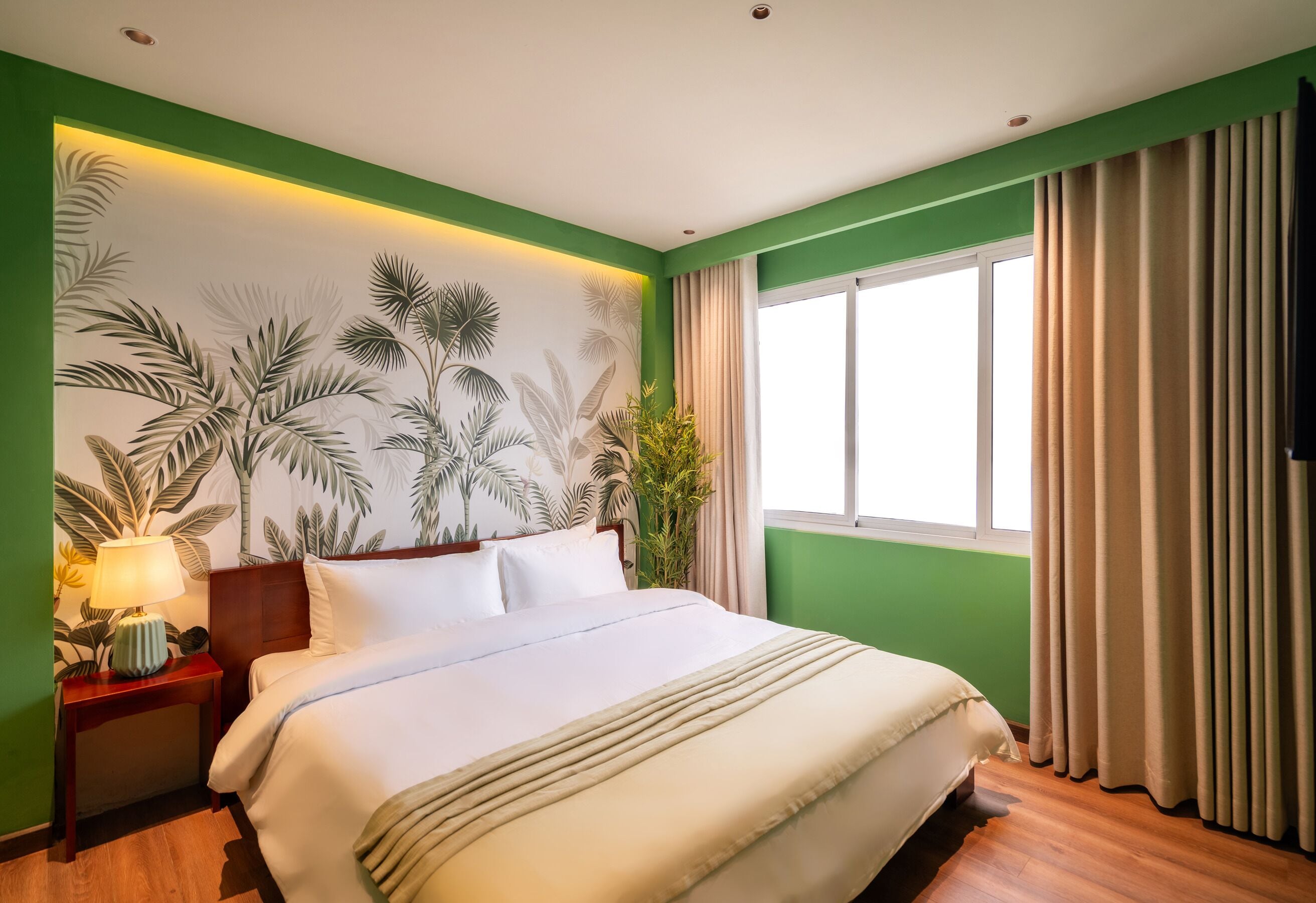 Minibar, wifi gratis y ropa de cama 