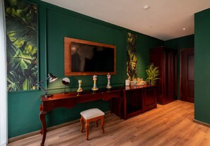 Suite | Minibar, free WiFi, bed sheets - AMANA Hotel Airport  (Tan Binh)