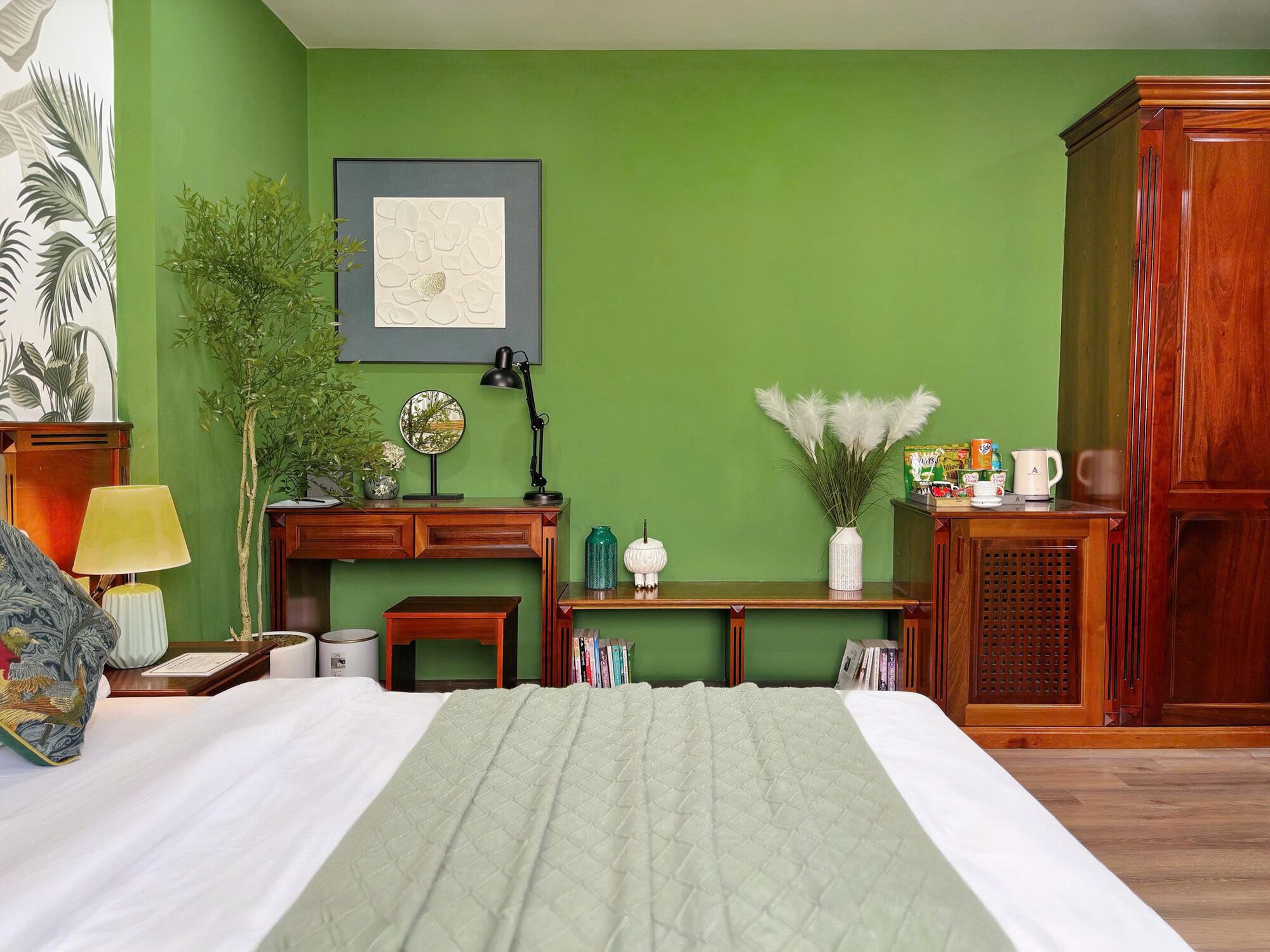 Shower, free toiletries, towels, soap