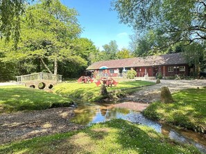 Property grounds - Off-grid trailer stay with valley views and dark skies (Devon)