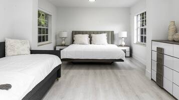 Iron/ironing board, free WiFi, bed sheets