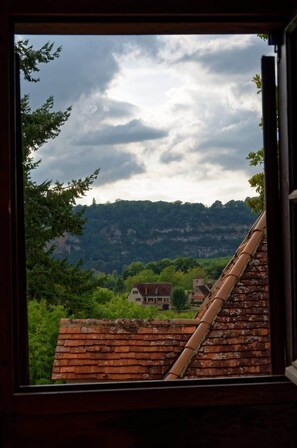 Interior - The Parrot House (Floirac)