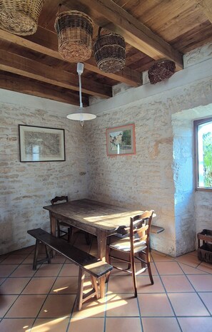 Dining - The Parrot House (Floirac)