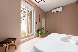 1 chambre, fer et planche à repasser, Wi-Fi gratuit, draps fournis