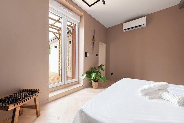 1 chambre, fer et planche à repasser, Wi-Fi gratuit, draps fournis