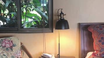 1 habitación, escritorio, tabla de planchar con plancha y wifi gratis