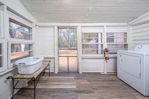 Interior - Cozy 2-bedroom duplex near Duke (Durham)