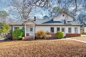 Exterior - Cozy 2-bedroom duplex near Duke (Durham)
