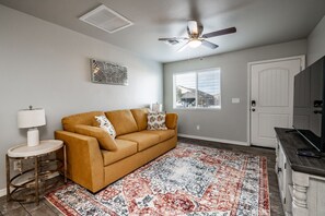 TV - Modern Luxury Retreat | Brand-New Build | Pet-Friendly (Kingman)