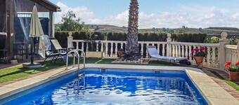 Gorgeous home in Aledo with swimming pool