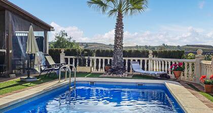 Gorgeous home in Aledo with swimming pool