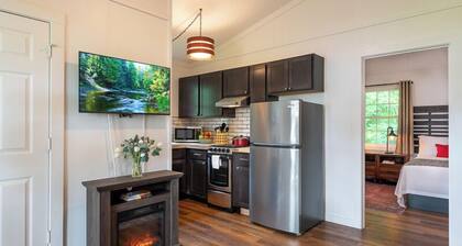 Double Queen Cabin with Kitchen, Living Area with Sleeper Sofa, Porch, Private Grill and Pool Access