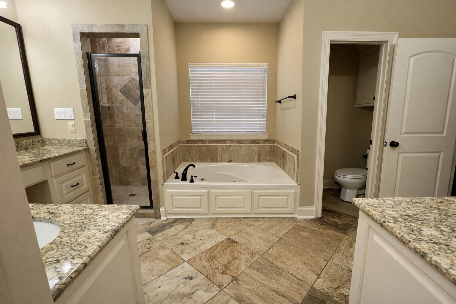 Whirlpool, Haartrockner, Handtücher, Seife