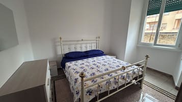 2 chambres, fer et planche Ă repasser, Wi-Fi gratuit, draps fournis