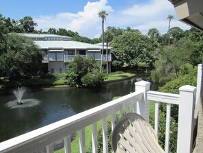 Property grounds - Spacious 2BR Loft Villa w/ Pool Access (Hilton Head Island)