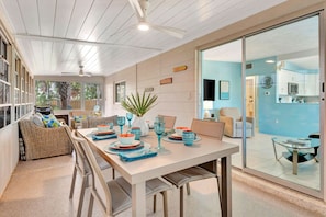Dining - Pet-Friendly Coastal Getaway Near Beach! (Englewood)