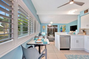 TV - Pet-Friendly Coastal Getaway Near Beach! (Englewood)