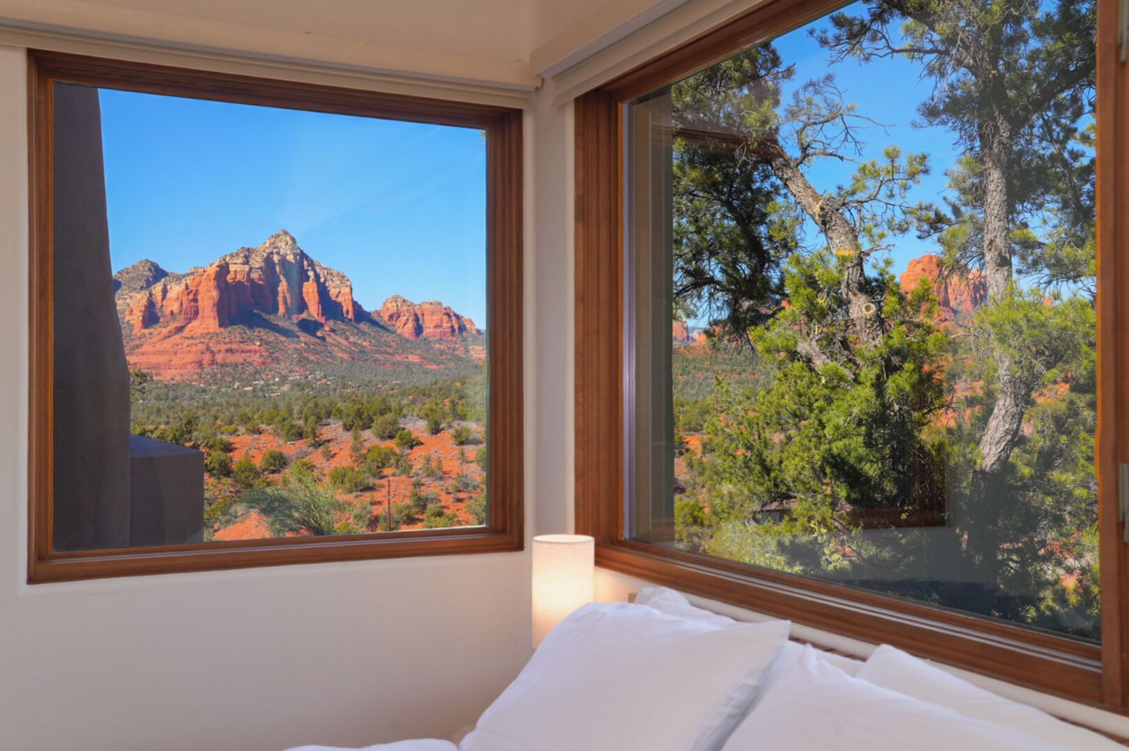 4 slaapkamers, een strijkplank/strijkijzer, internet, beddengoed