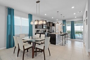 Dining - Mickey Themed, Pool, Game Room near Clubhouse (Davenport)
