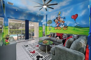Smart TV, books - Free Arcade! All Themed! South Facing Pool & Spa! (Kissimmee)