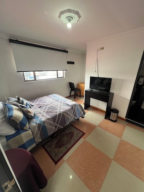 Classic Room, City View | Desk, laptop workspace - Hotel El paraíso Funza  (Funza)