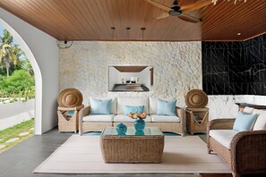 Family dining - Arch Penida by Bali Cabin (Penida Island)