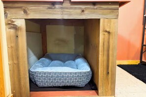 Interior - Kanab Mid-Term Rental with Red Rock Views - Hiking Trails On Site - Pet Friendly (Kanab)
