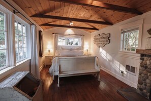 2 bedrooms, Internet, bed sheets