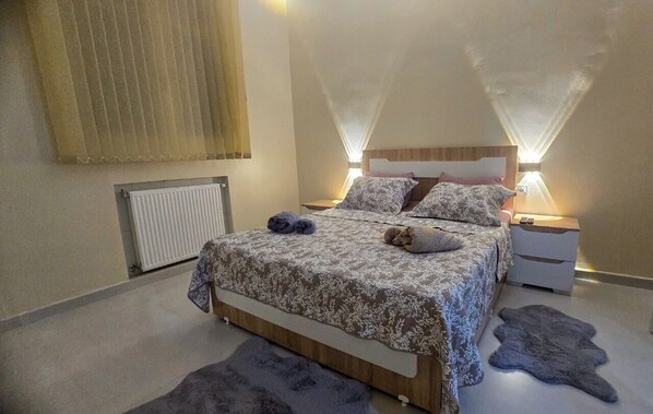 2 chambres, fer et planche à repasser, Wi-Fi, draps fournis