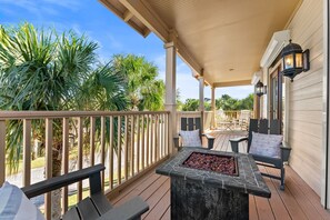 Terrace/patio - 5-Bdrm 3 min walk to Beach between Pier Park & 30a (Panama City Beach)