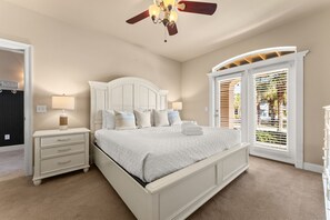 5 bedrooms, desk, iron/ironing board, travel cot - 5-Bdrm 3 min walk to Beach between Pier Park & 30a (Panama City Beach)