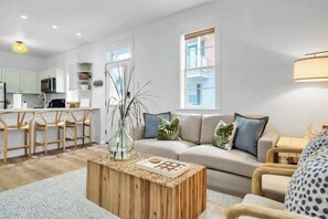 TV - The Blue Bungalow by Stay on 30a (Seagrove Beach)