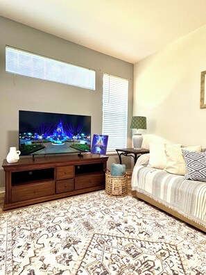 Living area - Beautiful apt near Disney area (Kissimmee)
