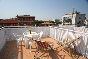 Outdoor dining - Studio mit Terrasse und Klimaanlage (Lignano Sabbiadoro)