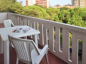 Outdoor dining - Holiday apartment mit Klimaanlage und Balkon (Lignano Sabbiadoro)