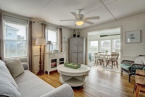 TV - Cozy 2BR retreat in North Topsail Beach, perfect for relaxing getaways (North Topsail Beach)